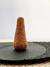 Load image into Gallery viewer, Palo Santo Incense Cone 印加聖木手工塔香