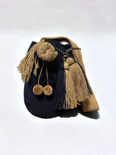 Load image into Gallery viewer, Classic Wayuu Mochila Bag