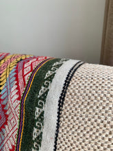 Load image into Gallery viewer, 100% Baby Alpaca Handmade Awayo Scarf