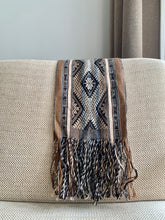 Load image into Gallery viewer, 100% Baby Alpaca Handmade Awayo Scarf