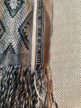 Load image into Gallery viewer, 100% Baby Alpaca Handmade Awayo Scarf
