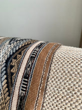 Load image into Gallery viewer, 100% Baby Alpaca Handmade Awayo Scarf