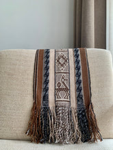 Load image into Gallery viewer, 100% Baby Alpaca Handmade Awayo Scarf
