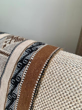 Load image into Gallery viewer, 100% Baby Alpaca Handmade Awayo Scarf