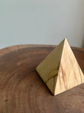 Load image into Gallery viewer, Palo Santo Pyramid Wood Diffuser 印加聖木手造金字塔擴香木
