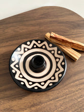 Load image into Gallery viewer, Peruvian Chulucanas Ceramic Palo Santo Holder &amp; Smudge Plate 秘魯 Chulucanas 手造陶碟