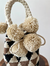 Load image into Gallery viewer, Mini Wayuu Handbag