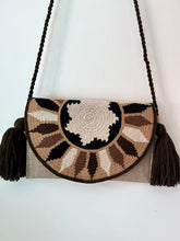 Load image into Gallery viewer, Wayuu Flap Crossbody Bag