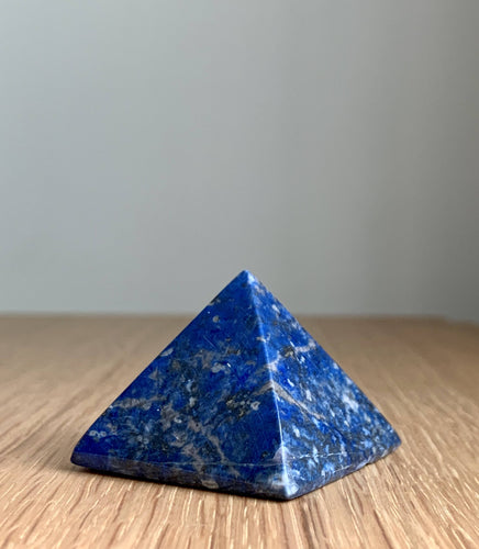 Lapis Lazuli Pyramid (O4)